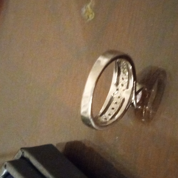 Gorgeous Diamond ring. - Picture 5 of 9